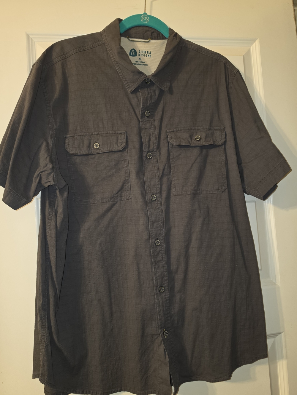 Sierra Designs Men’s Short-Sleeve Button-Down Shirt in Charcoal Gray